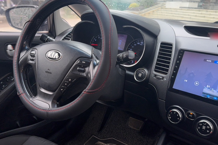 起亚K3 2015款 1.6L 自动GLS局部细节9001