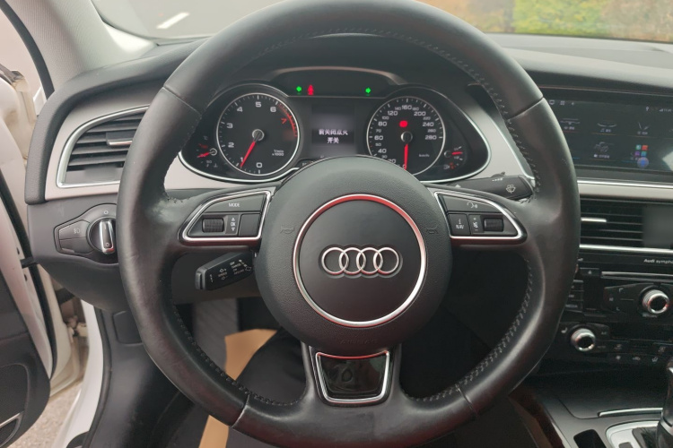 奥迪A4L 2015款 35 TFSI 自动舒适型局部细节13