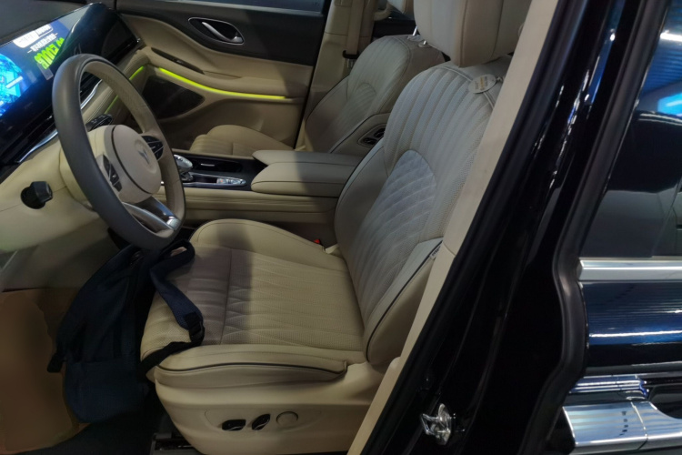 岚图汽车 岚图梦想家 2022款 0碳版 梦+智享包 475km中控内饰19