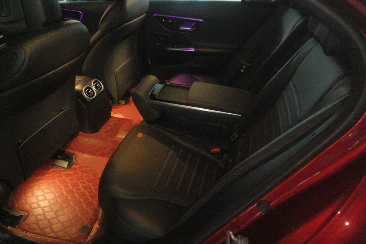 奔驰C级 2022款 C 200 L 运动版中控内饰7004