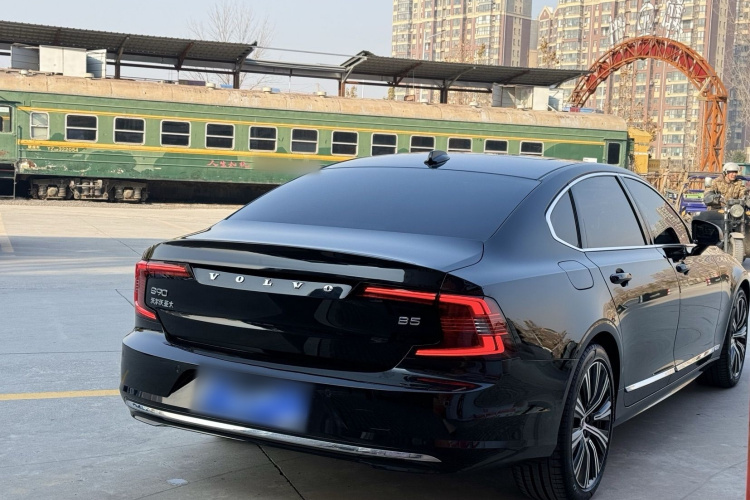 沃尔沃S90 2024款 B5 智雅豪华版车身外观6008