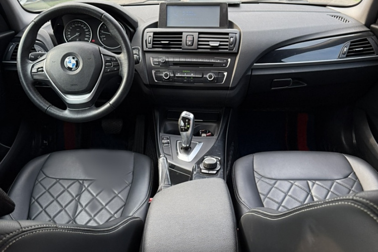 宝马1系(进口) 2013款 改款 116i 都市型中控内饰7002