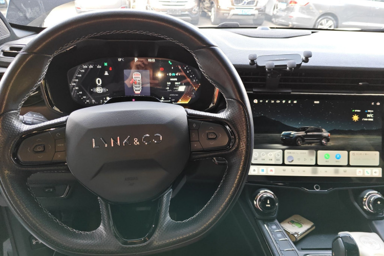 领克01 2023款 2.0TD 四驱暗夜版中控内饰12