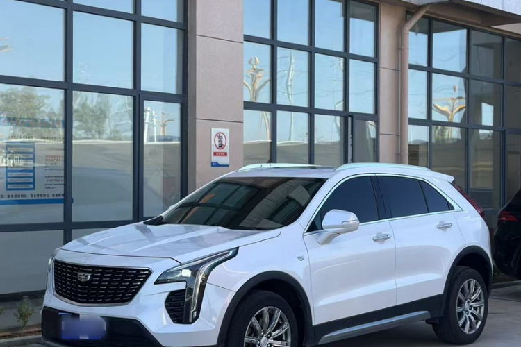 凯迪拉克XT4 2018款 28T 两驱领先型车身外观1