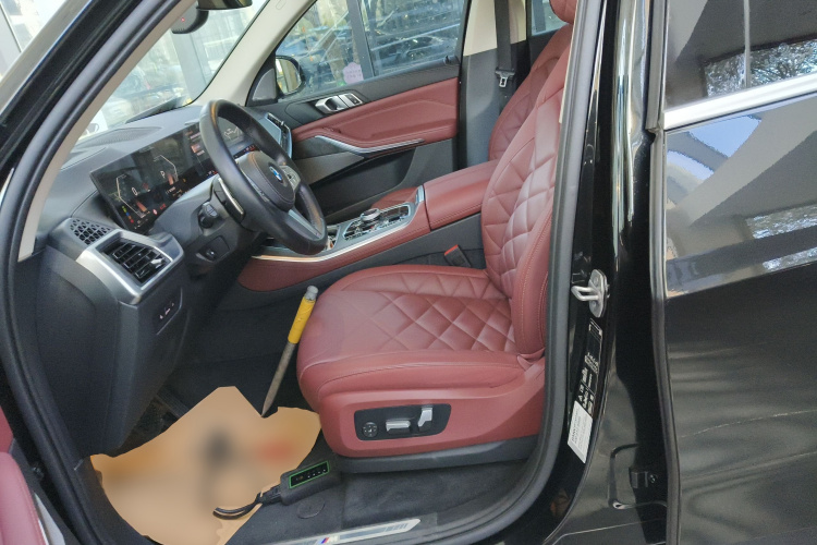 宝马X5 2023款 xDrive 30Li 尊享型M运动套装中控内饰19