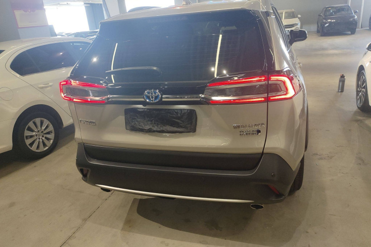 丰田 威兰达新能源 2023款 高性能版 2.5L 两驱劲擎版车身外观6