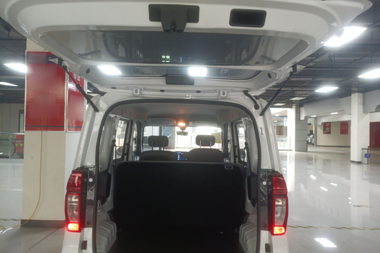 五菱汽车 五菱之光新能源 2025款 201km 舒适型机舱底盘23