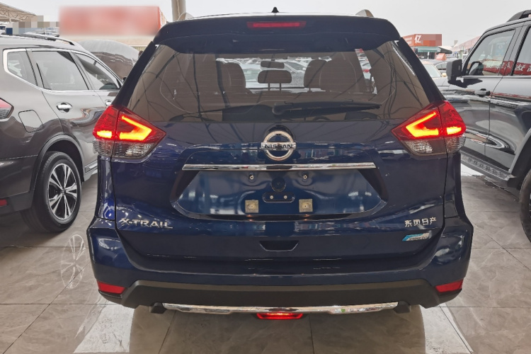 日产 奇骏 2017款 2.0L CVT舒适版 2WD车身外观6