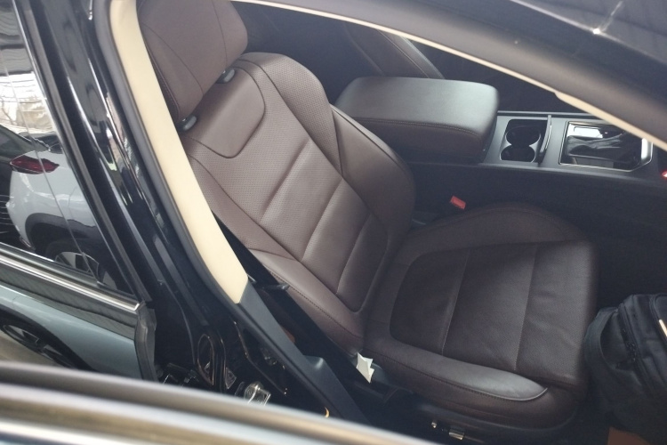 红旗H7 2019款 2.0T 旗舰版局部细节41