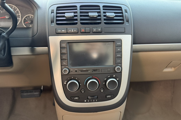 别克GL8 2014款 2.4L 行政版局部细节16