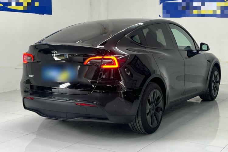 特斯拉 Model Y 2023款 后轮驱动版车身外观6005