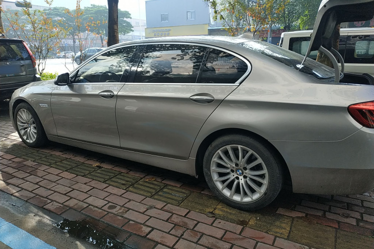 宝马5系 2014款 525Li 豪华设计套装车身外观4