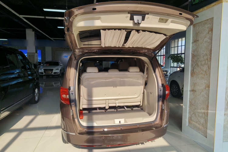 别克GL8 2018款 28T 豪华型 国VI机舱底盘23