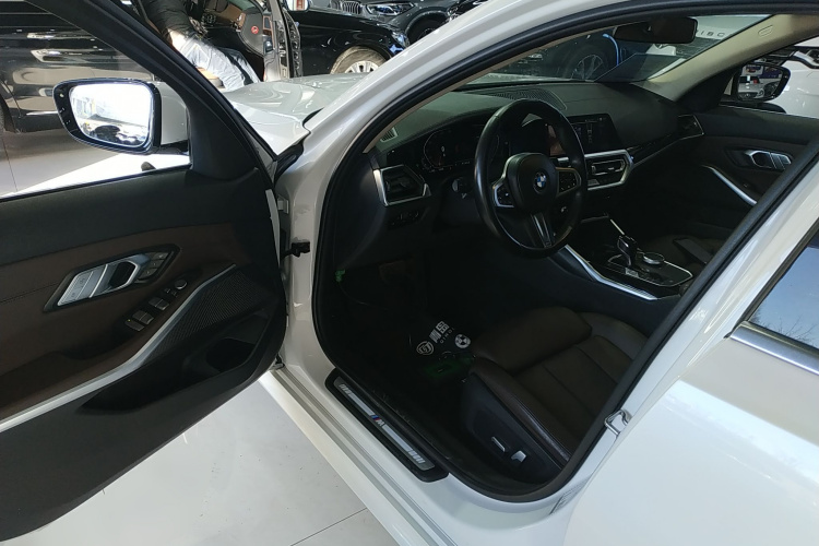 宝马3系 2022款 改款 320Li M运动套装中控内饰7003