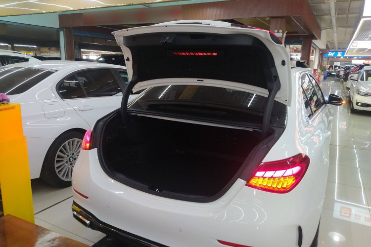 奔驰C级 2023款 C 200 L 运动版局部细节23