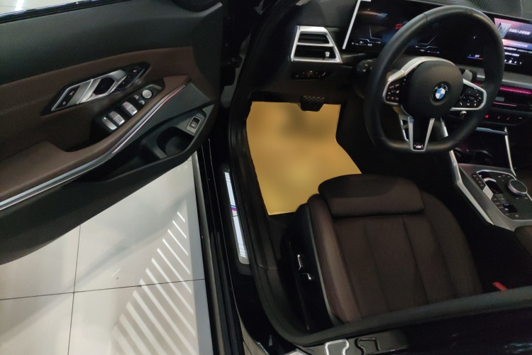 宝马3系 2025款 330Li M运动曜夜套装中控内饰20