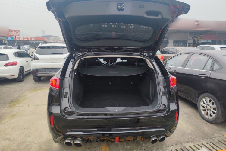 魏牌 VV7 2017款 2.0T 超豪型机舱底盘23