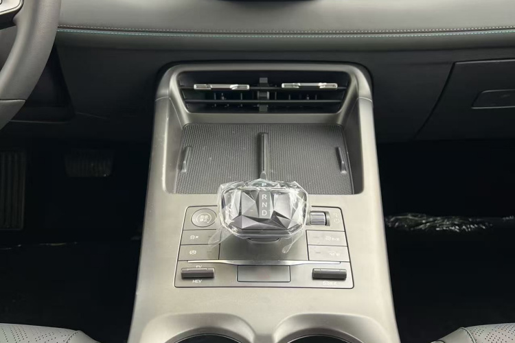 比亚迪 秦PLUS 2025款 DM-i 智驾版 55KM领先型中控内饰7004