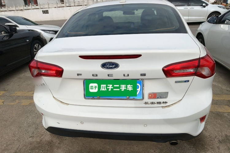 福特 福克斯 2019款 三厢 EcoBoost 180 自动锋潮型车身外观6004