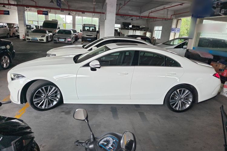 奔驰CLS 2020款 CLS 300 动感型车身外观4