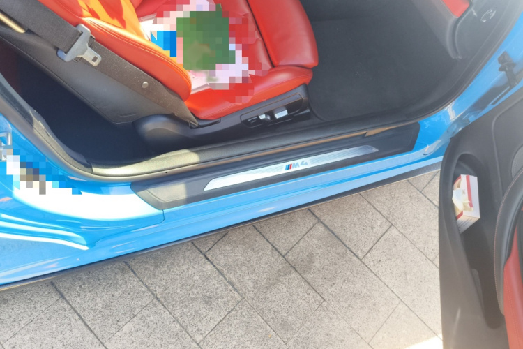 宝马M4 2018款 M4敞篷轿跑车车迷限量版局部细节9005