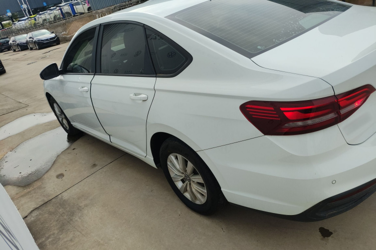 大众 朗逸 2023款 1.5L 自动得逸版车身外观4