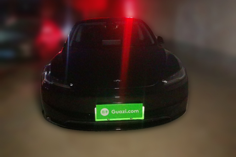 特斯拉 Model 3 2023款 长续航全轮驱动版车身外观2