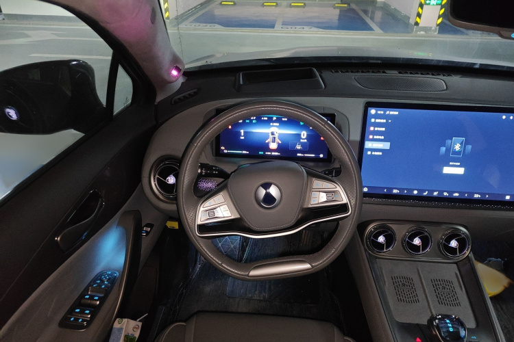 腾势N8 2023款 四驱超混旗舰六座版局部细节13