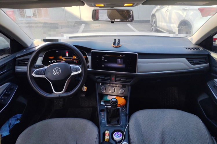 大众 宝来 2023款 200TSI 手动畅行版中控内饰12