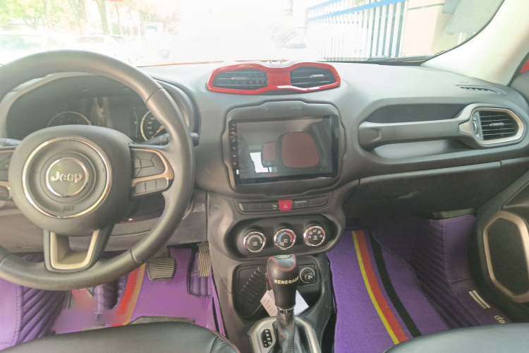 Jeep 自由侠 2016款 1.4T 自动高能版局部细节16