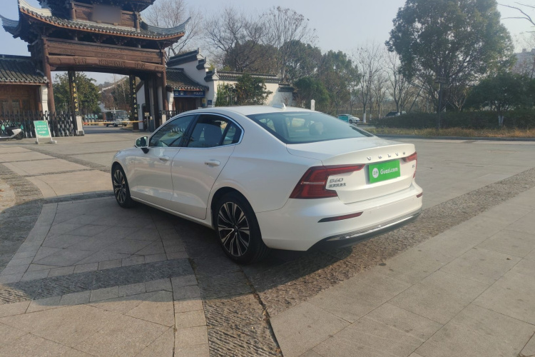 沃尔沃S60 2025款 B4 智远豪华版车身外观6006