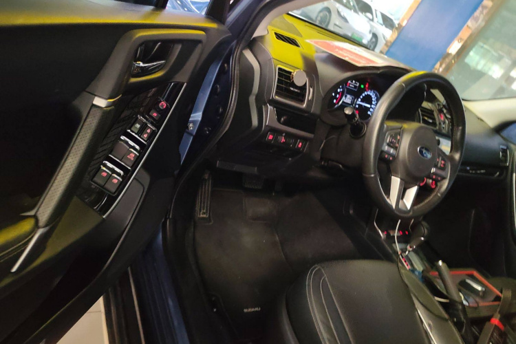 斯巴鲁 森林人 2018款 2.0i 豪华导航版中控内饰20