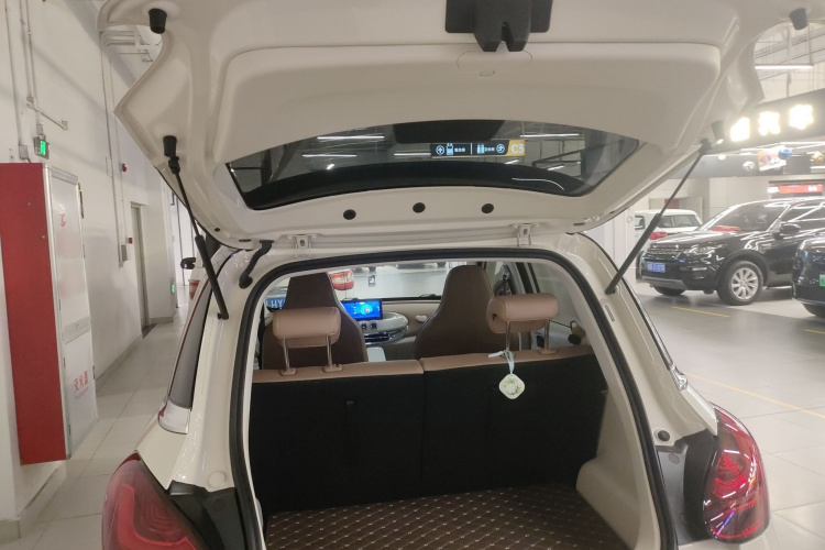 五菱汽车 五菱缤果 2025款 333km 悦享款机舱底盘23