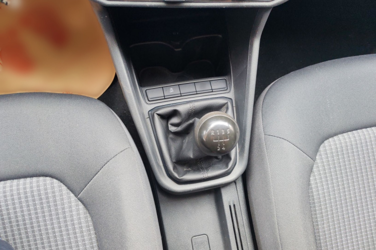 大众 桑塔纳 2019款 1.5L 手动风尚版 国VI中控内饰7005