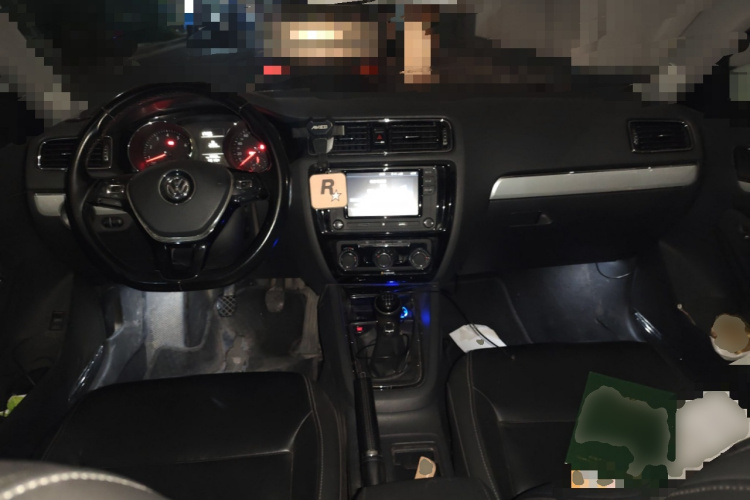 大众 速腾 2017款 230TSI 手动舒适型中控内饰12