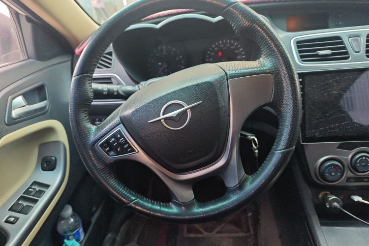 海马 福美来 2016款 1.6L 手动品尚型升级版中控内饰13