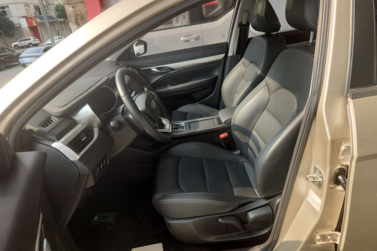 吉利汽车 帝豪 2020款 1.5L CVT向上版中控内饰19