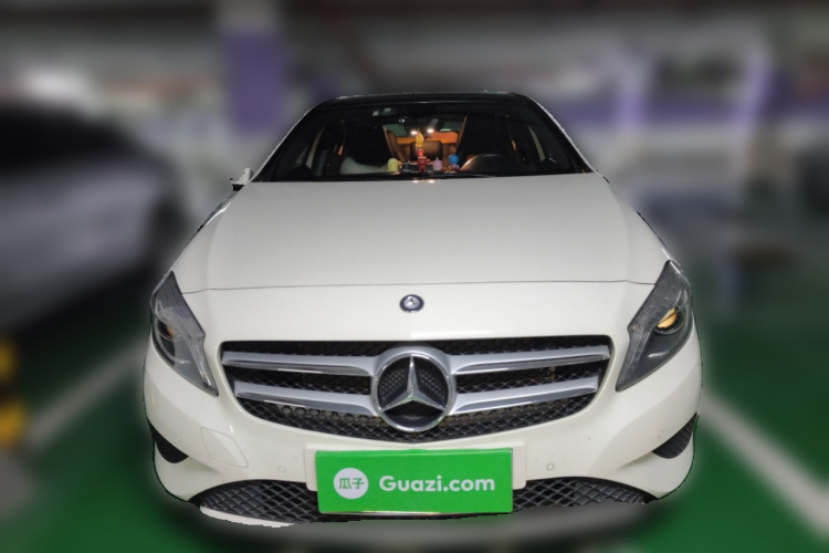 奔驰A级(进口) 2015款 A 200 时尚型车身外观2