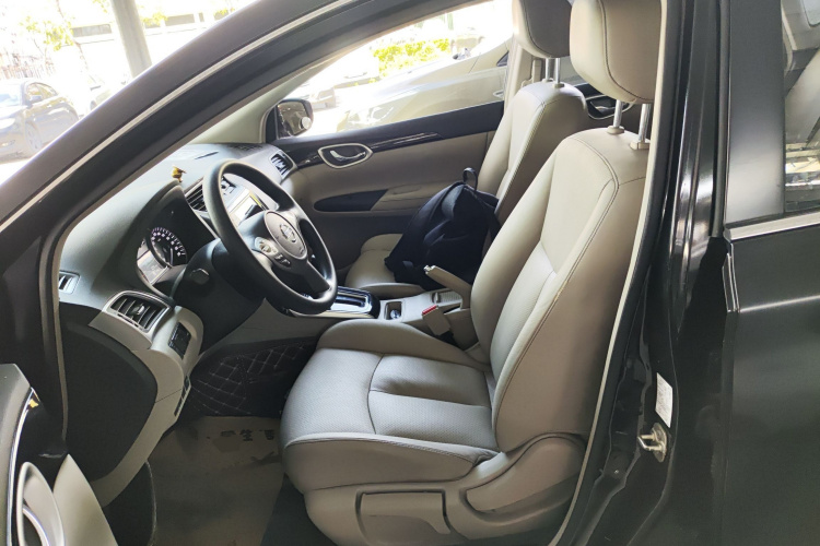 日产 轩逸 2016款 1.6XV CVT智享版中控内饰19