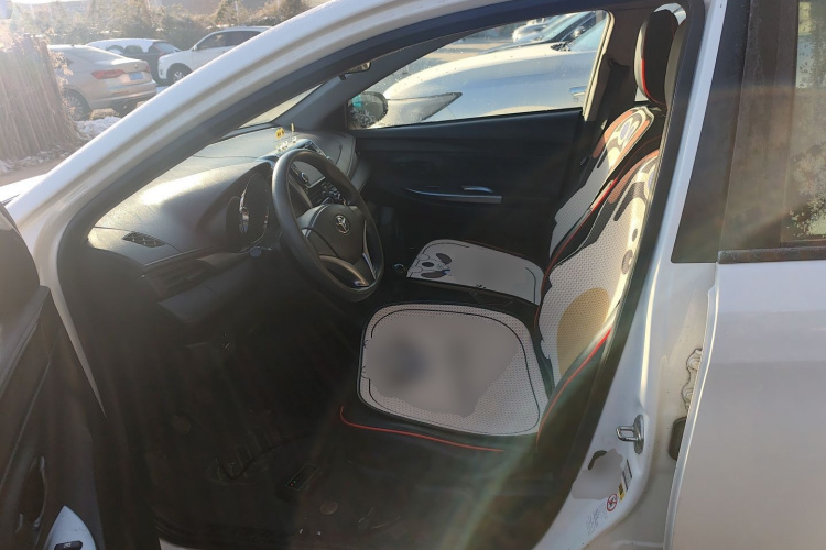 丰田 威驰 2014款 1.5L 手动智尚版中控内饰19