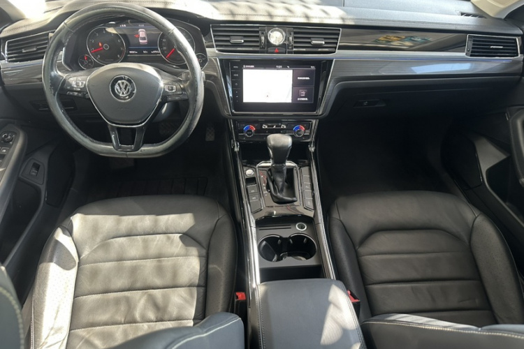 大众 辉昂 2018款 改款 380TSI 两驱商务版中控内饰7005