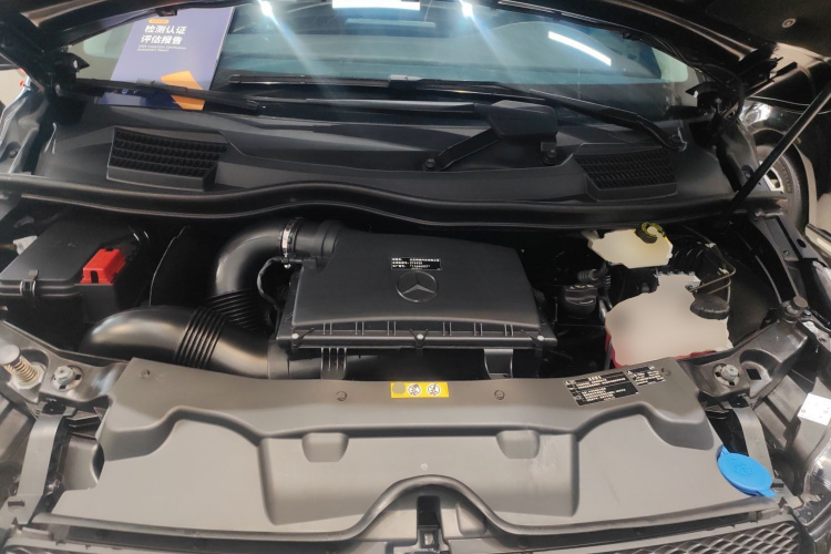 奔驰V级 2022款 V 260 L 长轴距尊贵版机舱底盘24