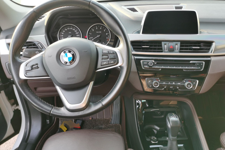 宝马X1 2018款 xDrive20Li 尊享型中控内饰12