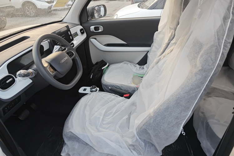 吉利银河 熊猫 2025款 210km 元气熊中控内饰19