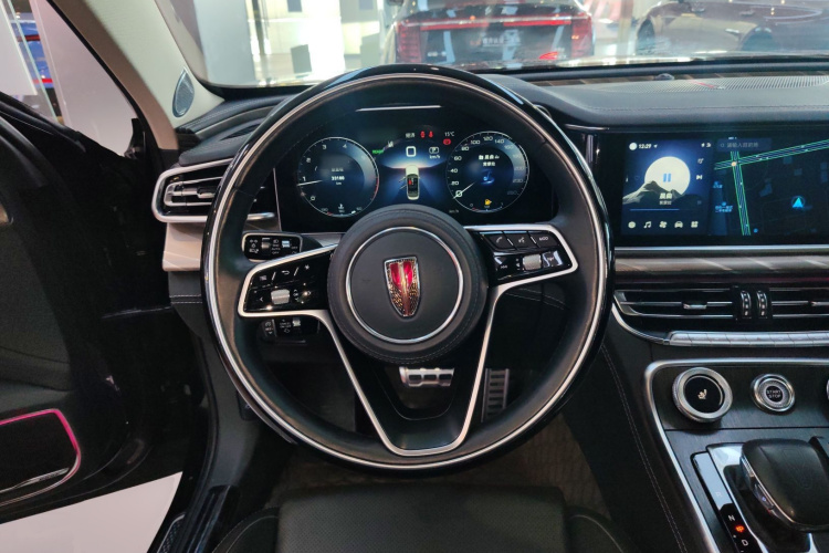 红旗H9 2022款 2.0T 智联旗享版中控内饰13