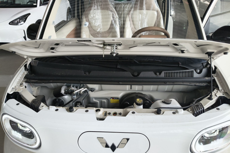 五菱汽车 宏光MINIEV 2024款 第三代 215km 青春版机舱底盘24