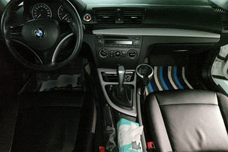 宝马1系(进口) 2008款 120i 自动挡中控内饰12