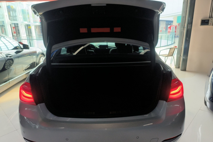 宝马3系 2019款 320Li 时尚型局部细节23