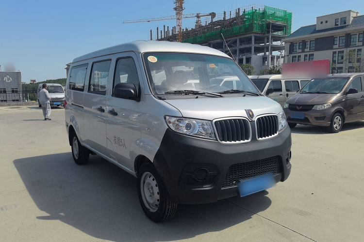 金杯 小海狮X30 2023款 1.5L 超享型客车5/6/7座无空调版SWC15M车身外观6002