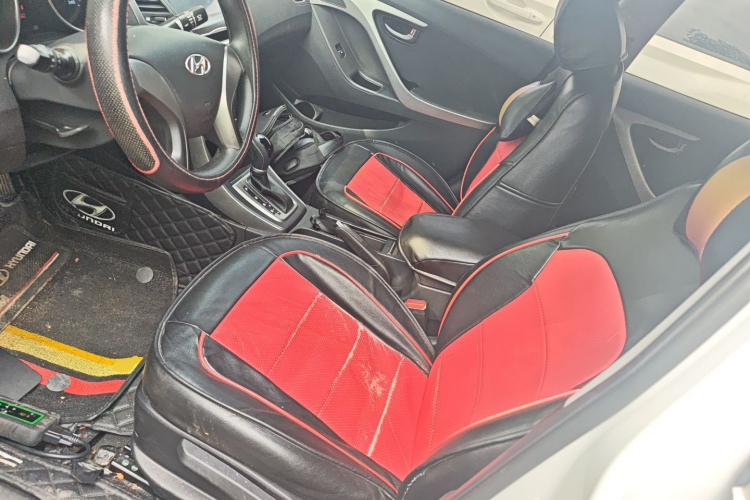 现代 朗动 2016款 1.6L 自动智能型局部细节19